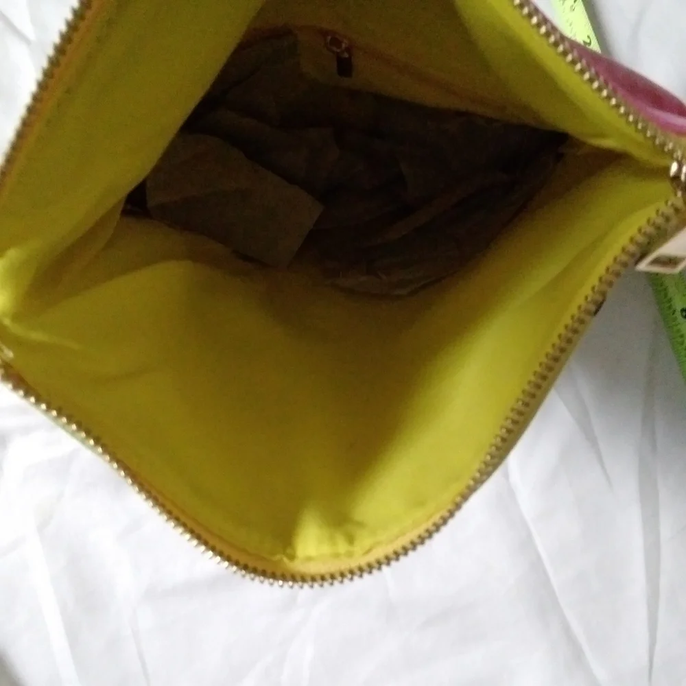 AKIRA Graphic Graffiti Clutch Handbag - Picture 9 of 10